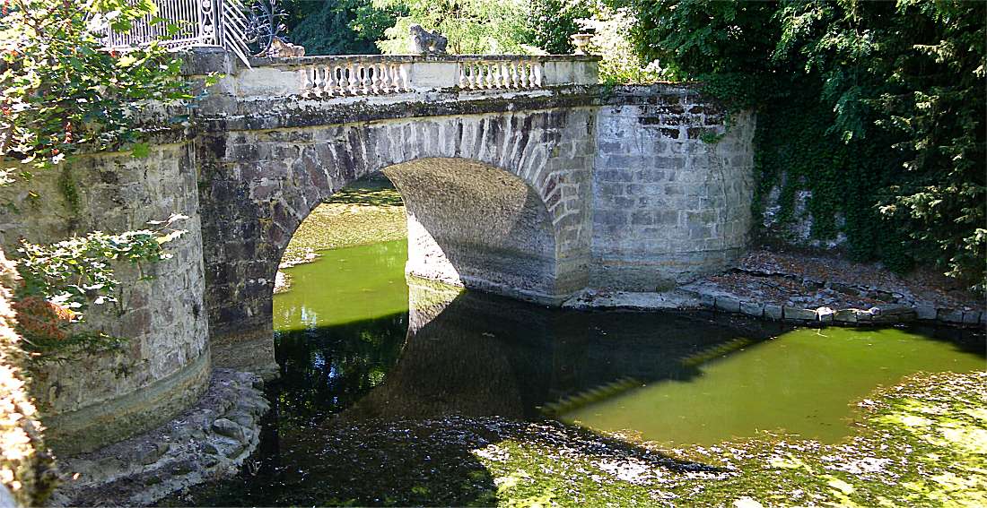 Pont chateau1 1